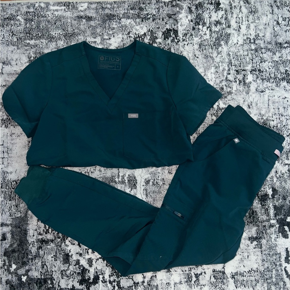 Figs Caribbean Blue Scrub Set